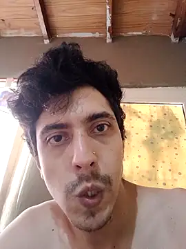 Snapshot of lalo592 chatting on February 8, 6:11 pm lalo592 online show from February 8, 6:11 pm