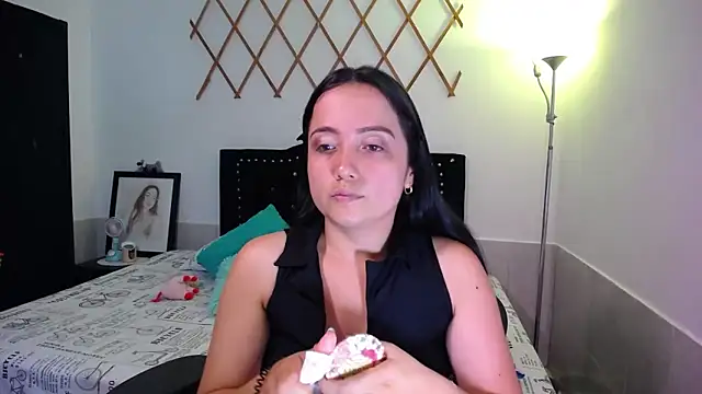 naughty girl 4u online show from September 29, 7:40 pm