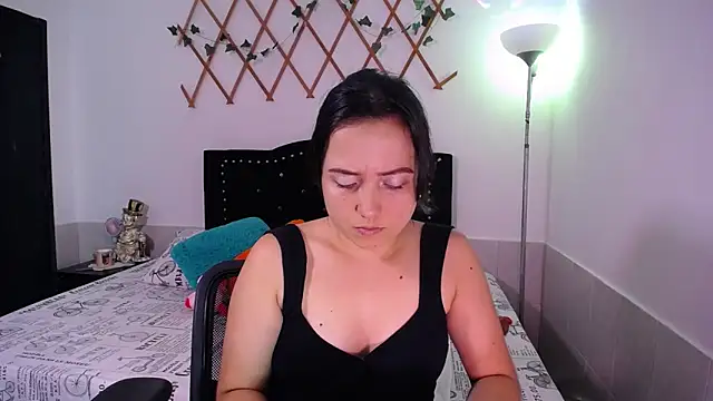 naughty girl 4u online show from November 12, 7:13 pm