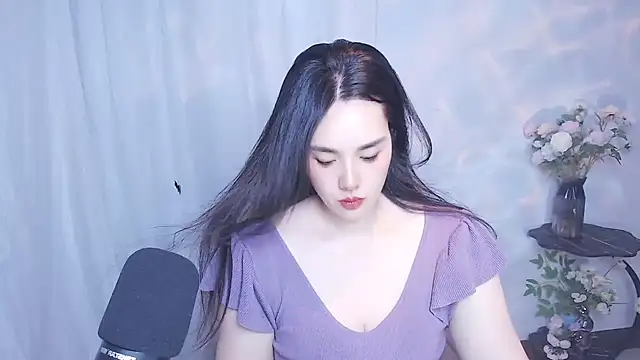SHY- -girl online show from May 14, 7:37 am