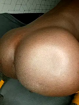 Snapshot of Texanguy01 chatting on October 4, 1:47 am Texanguy01 online show from October 4, 1:47 am