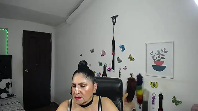 Snapshot of mature_bigboobs10 chatting on December 19, 3:57 am mature bigboobs10 online show from December 19, 3:57 am