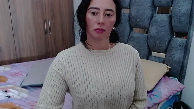 Snapshot of sara_hott_1 chatting on January 27, 7:35 pm sara hott 1 online show from January 27, 7:35 pm