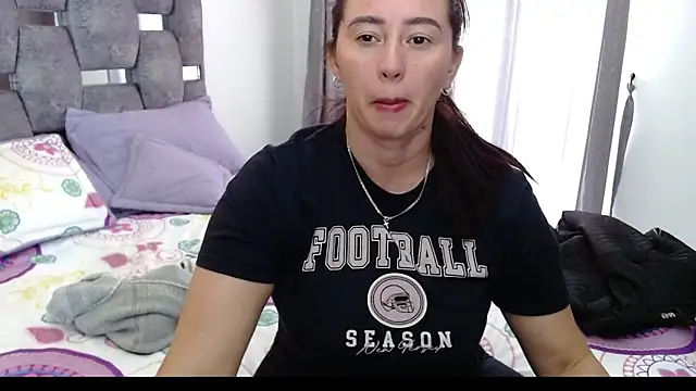 sara hott 1 online show from February 3, 2:33 pm