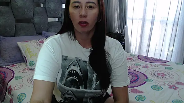 sara hott 1 online show from April 2, 2:26 pm