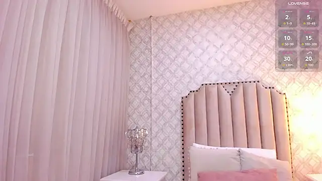 Snapshot of Pia_Johnson_ chatting on September 28, 11:37 am Pia Johnson  online show from September 28, 11:37 am