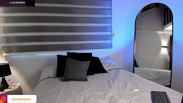 MERIDA TAYLOR online show from February 12, 12:55 pm