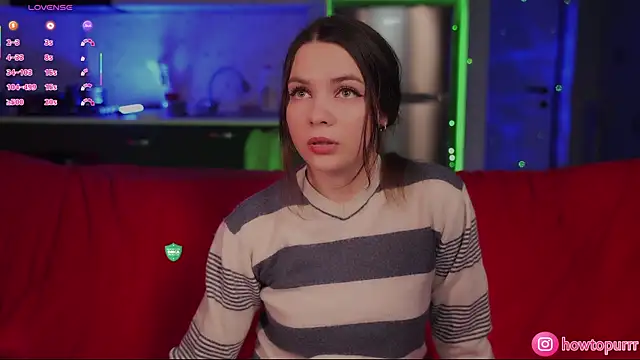 Snapshot of How2Meow chatting on November 29, 5:38 pm How2Meow online show from November 29, 5:38 pm