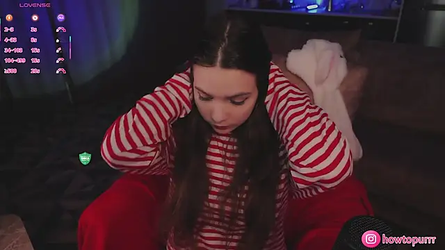 Snapshot of How2Meow chatting on March 18, 5:27 pm How2Meow online show from March 18, 5:27 pm