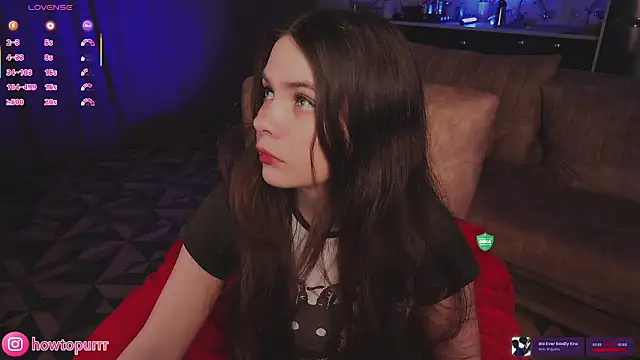 Snapshot of How2Meow chatting on March 22, 4:54 pm How2Meow online show from March 22, 4:54 pm