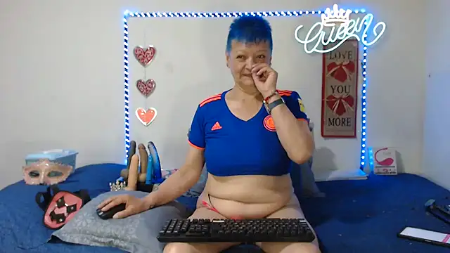 loquitaqueen011 online show from June 23, 2:48 pm