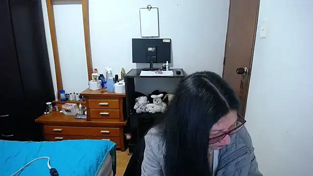 Snapshot of latin49 chatting on October 11, 4:55 am latin49 online show from October 11, 4:55 am