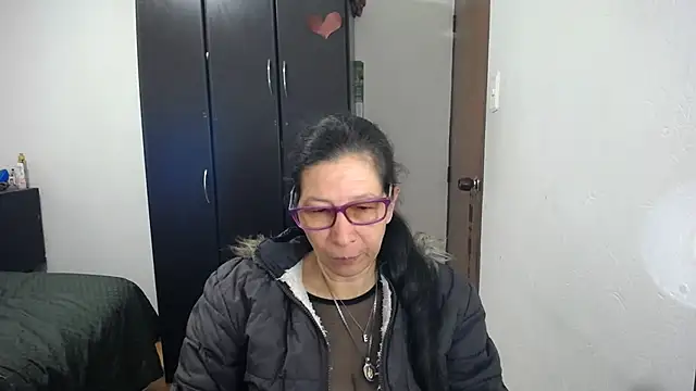 Snapshot of latin49 chatting on March 28, 5:07 am latin49 online show from March 28, 5:07 am