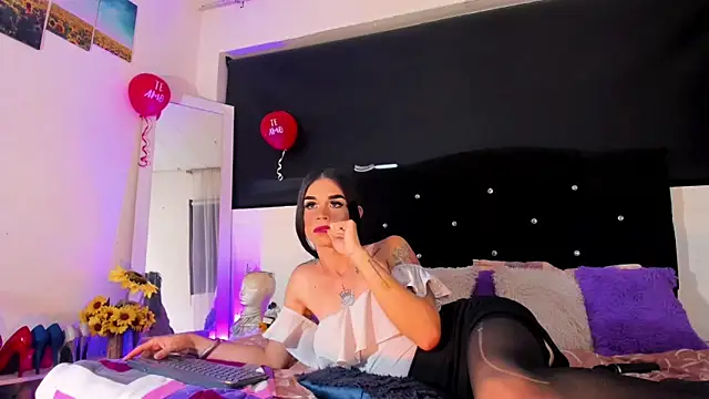 lesly xx online show from February 20, 9:33 am