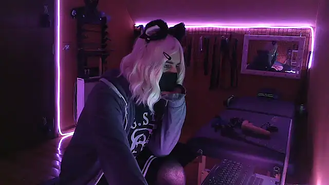 Ginny-the-bdsm-nympho online show from October 5, 4:27 pm