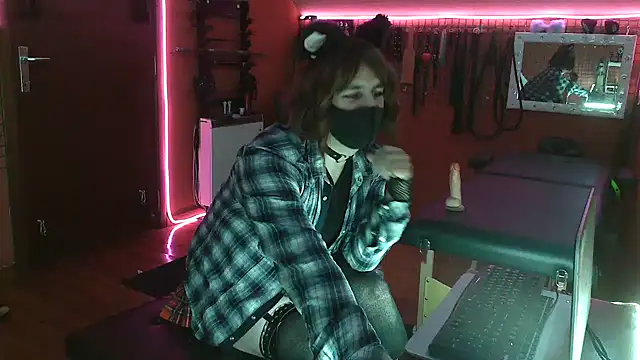 Snapshot of Ginny-the-bdsm-nympho chatting on March 19, 6:12 pm Ginny-the-bdsm-nympho online show from March 19, 6:12 pm