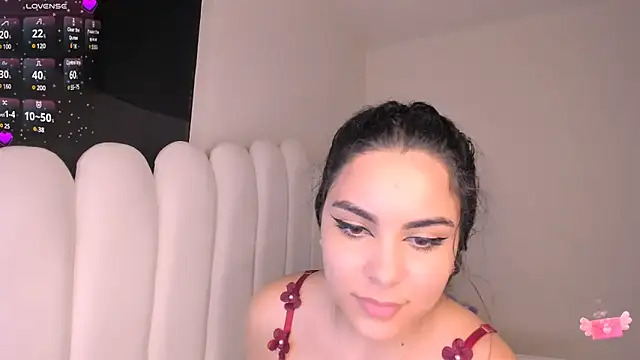 Snapshot of nahla_jameel chatting on December 11, 10:03 am nahla jameel online show from December 11, 10:03 am
