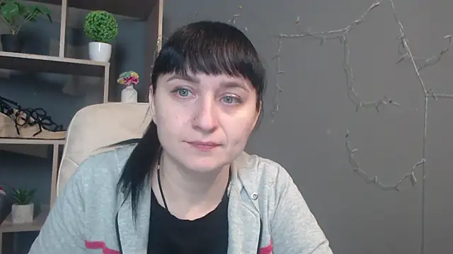 NinaFlawlees online show from December 1, 12:54 pm