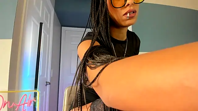 Snapshot of Vaydaa chatting on April 1, 3:42 pm Vaydaa online show from April 1, 3:42 pm