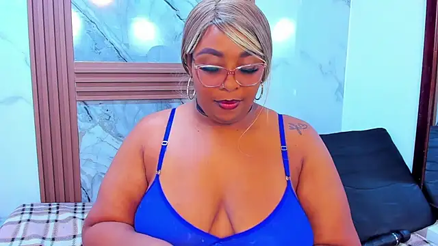 Snapshot of HannyMansonh chatting on January 11, 6:24 am HannyMansonh online show from January 11, 6:24 am