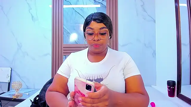 Snapshot of HannyMansonh chatting on January 19, 3:08 am HannyMansonh online show from January 19, 3:08 am