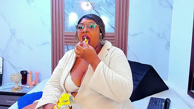 Snapshot of HannyMansonh chatting on January 19, 6:20 am HannyMansonh online show from January 19, 6:20 am