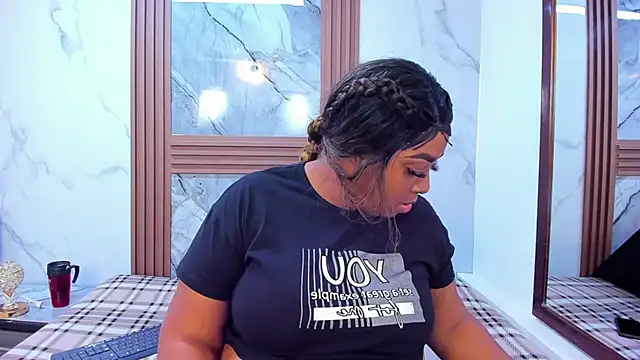 Snapshot of HannyMansonh chatting on January 24, 3:11 am HannyMansonh online show from January 24, 3:11 am