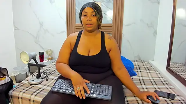 Snapshot of HannyMansonh chatting on February 5, 3:02 am HannyMansonh online show from February 5, 3:02 am