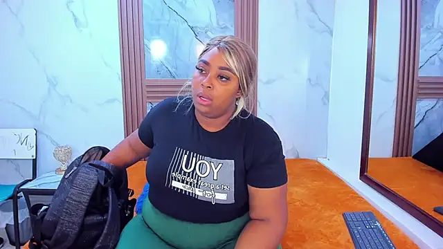 Snapshot of HannyMansonh chatting on February 22, 3:12 am HannyMansonh online show from February 22, 3:12 am