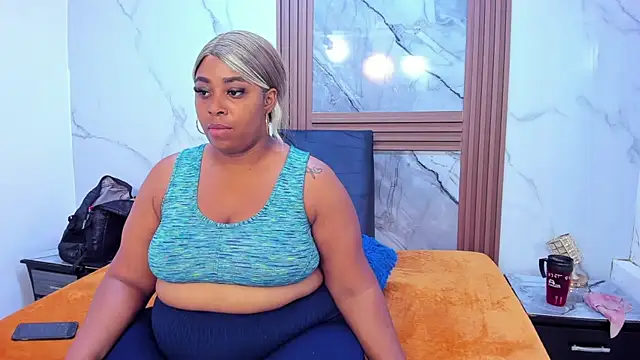 Snapshot of HannyMansonh chatting on March 8, 3:28 am HannyMansonh online show from March 8, 3:28 am