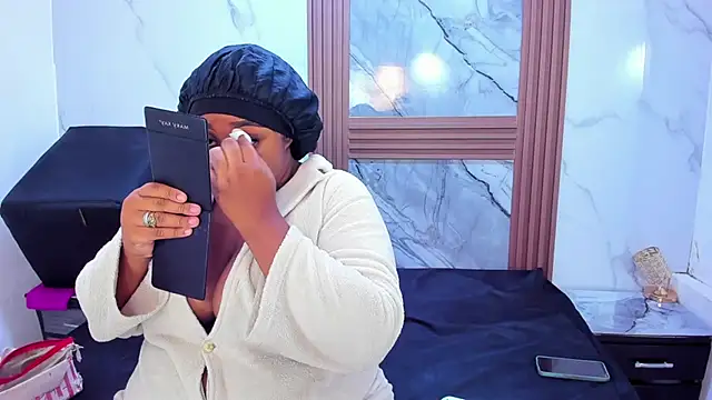 Snapshot of HannyMansonh chatting on March 12, 3:24 am HannyMansonh online show from March 12, 3:24 am