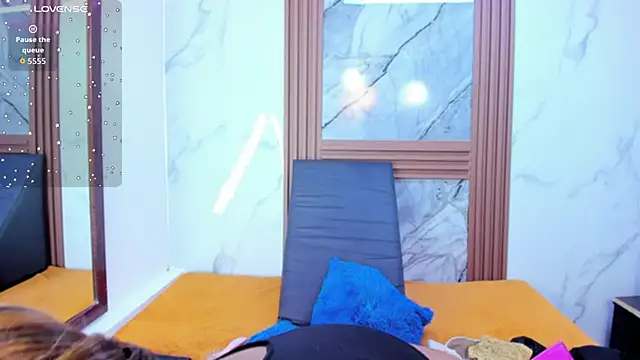 Snapshot of HannyMansonh chatting on October 28, 3:32 am HannyMansonh online show from October 28, 3:32 am