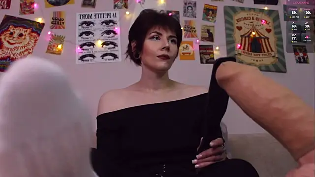 Luna Blake online show from May 3, 4:13 pm
