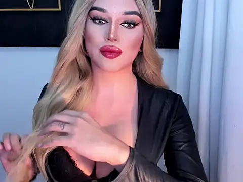 Snapshot of hotstellacumxxx chatting on March 6, 6:32 am hotstellacumxxx online show from March 6, 6:32 am