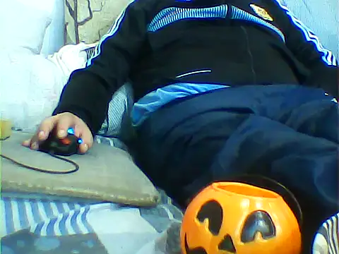 Snapshot of messi_syssy chatting on October 30, 9:33 am messi syssy online show from October 30, 9:33 am