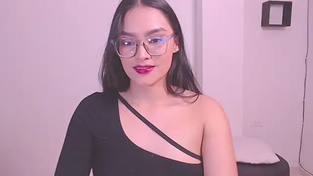 Snapshot of 1eve_rox chatting on November 8, 12:00 am 1eve rox online show from November 8, 12:00 am