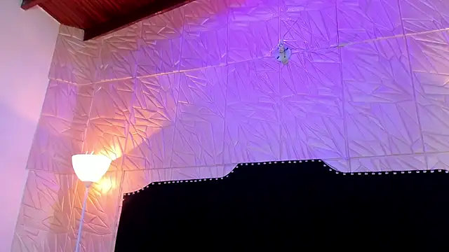 Snapshot of JennyRouse01 chatting on March 27, 10:37 am JennyRouse01 online show from March 27, 10:37 am