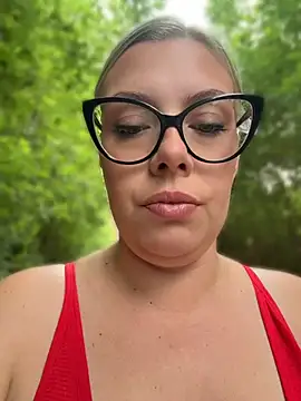 EvaWelly online show from June 4, 3:40 pm