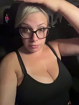 EvaWelly online show from June 27, 8:25 pm