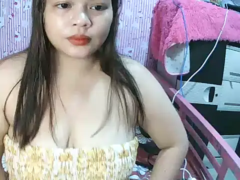 Snapshot of shaira4u chatting on April 19, 3:39 am shaira4u online show from April 19, 3:39 am