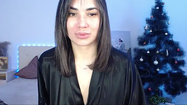 Snapshot of RoxannePure chatting on January 11, 6:14 am RoxannePure online show from January 11, 6:14 am