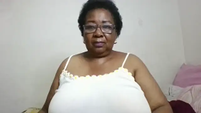 Snapshot of KinkyRicoSaisyours chatting on April 9, 6:46 pm KinkyRicoSaisyours online show from April 9, 6:46 pm