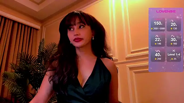 YOURCRISTINAS online show from December 16, 11:04 am