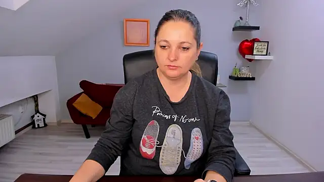 LollaGirl online show from March 20, 4:17 am