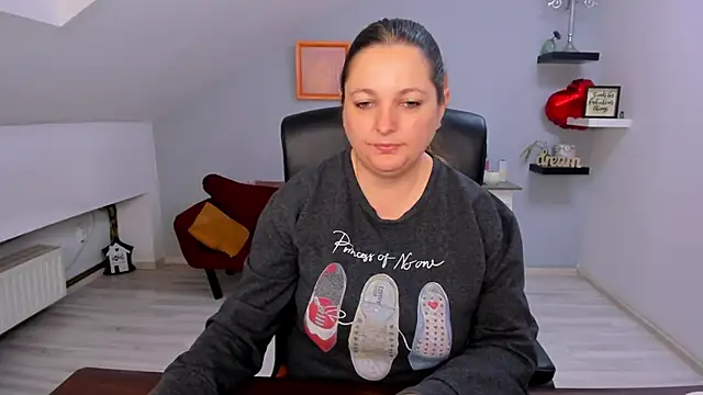 LollaGirl online show from March 28, 4:34 am