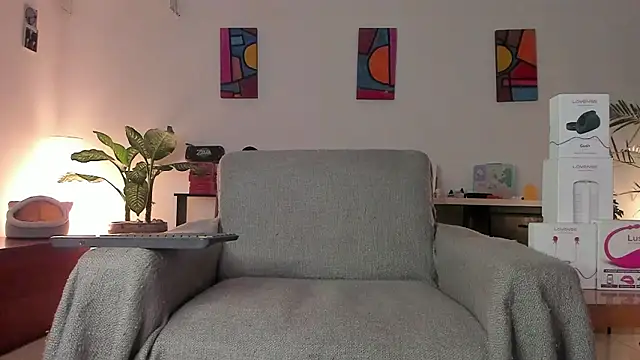 Snapshot of TatoKat chatting on March 24, 1:32 am TatoKat online show from March 24, 1:32 am