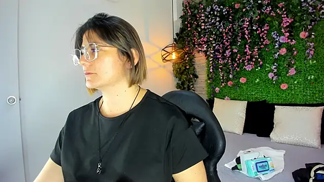 SarahDeyvis online show from November 27, 5:59 pm