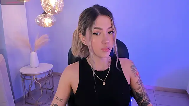 EveBensonX online show from January 19, 3:50 am