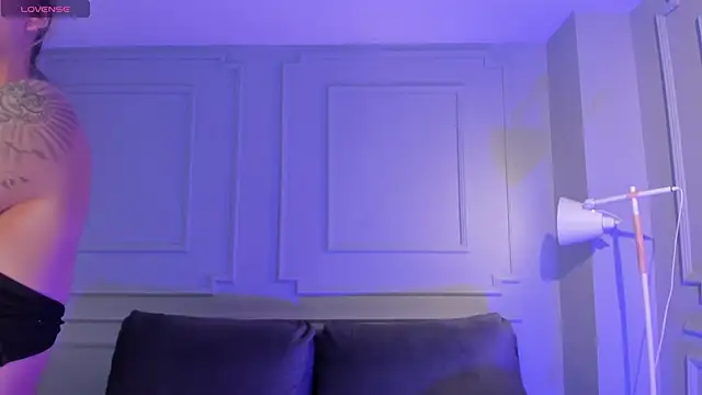 EveBensonX online show from February 3, 11:42 am