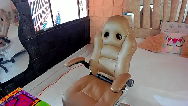 cute sassy online show from March 26, 8:47 pm